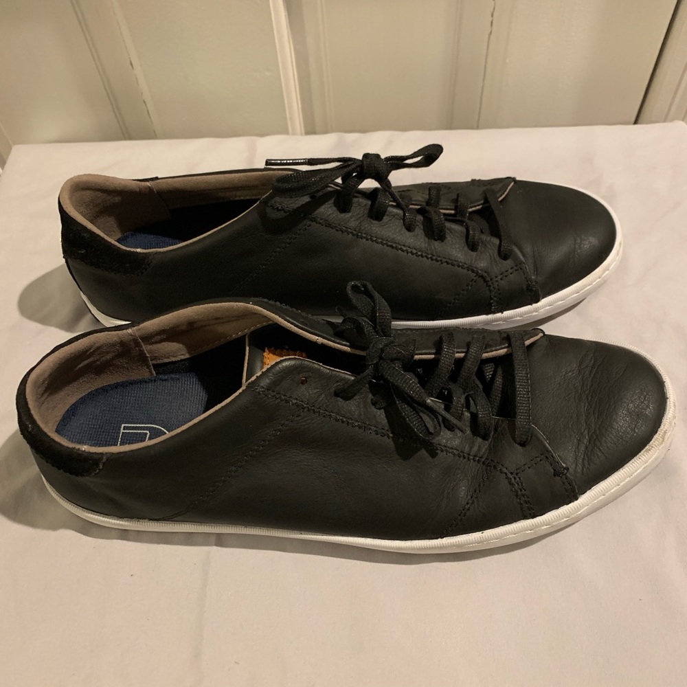 Flat Leather “Margo” Sneaker